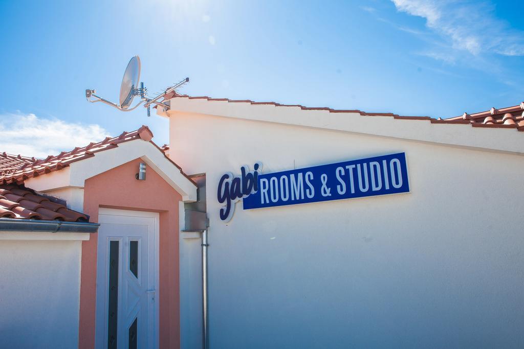 Gabi Rooms&Studio Apartment Lozovac Esterno foto