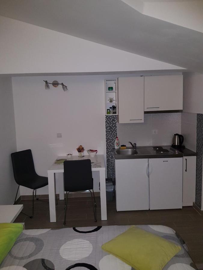 Gabi Rooms&Studio Apartment Lozovac Esterno foto