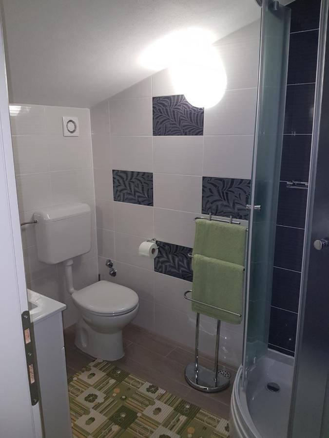 Gabi Rooms&Studio Apartment Lozovac Esterno foto