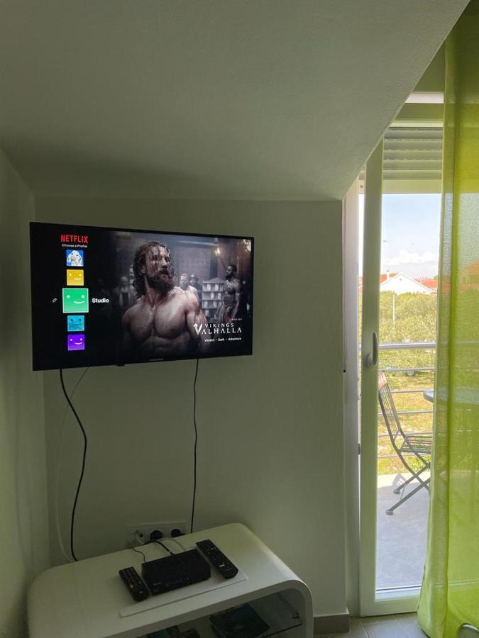 Gabi Rooms&Studio Apartment Lozovac Esterno foto