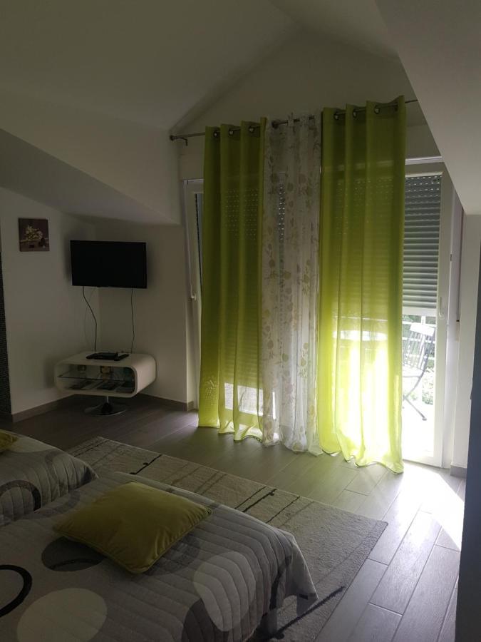 Gabi Rooms&Studio Apartment Lozovac Esterno foto