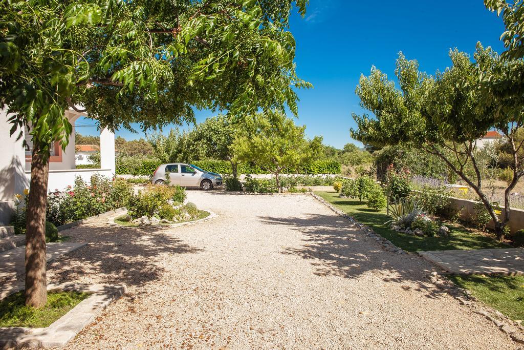 Gabi Rooms&Studio Apartment Lozovac Esterno foto