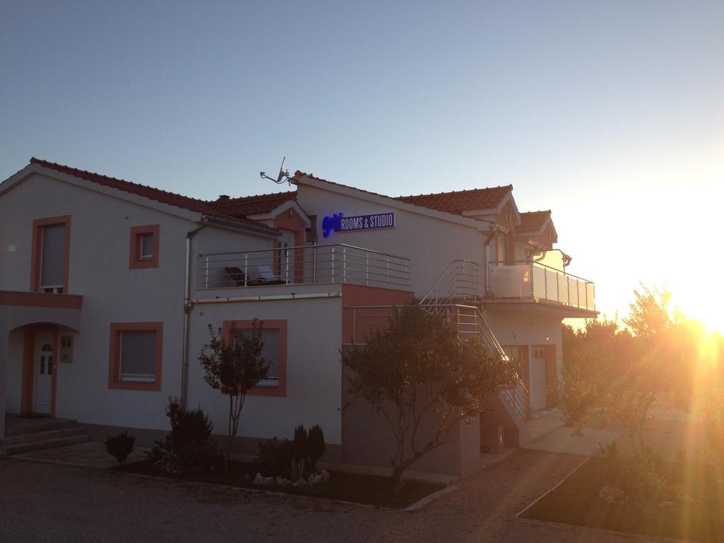 Gabi Rooms&Studio Apartment Lozovac Esterno foto