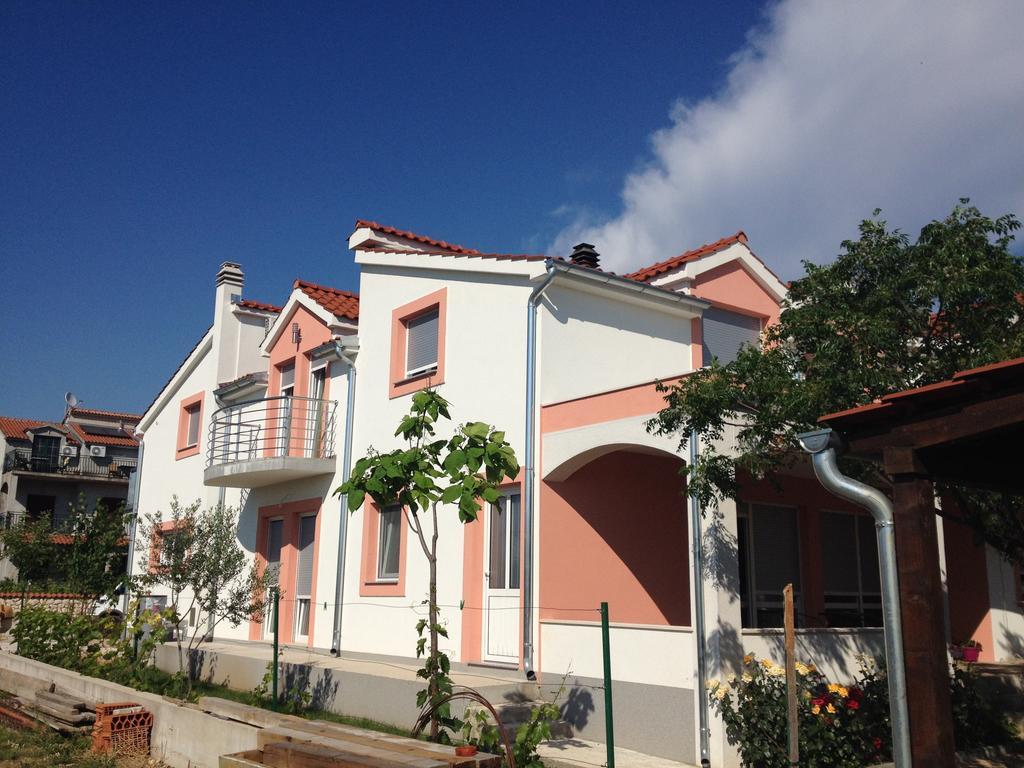 Gabi Rooms&Studio Apartment Lozovac Esterno foto
